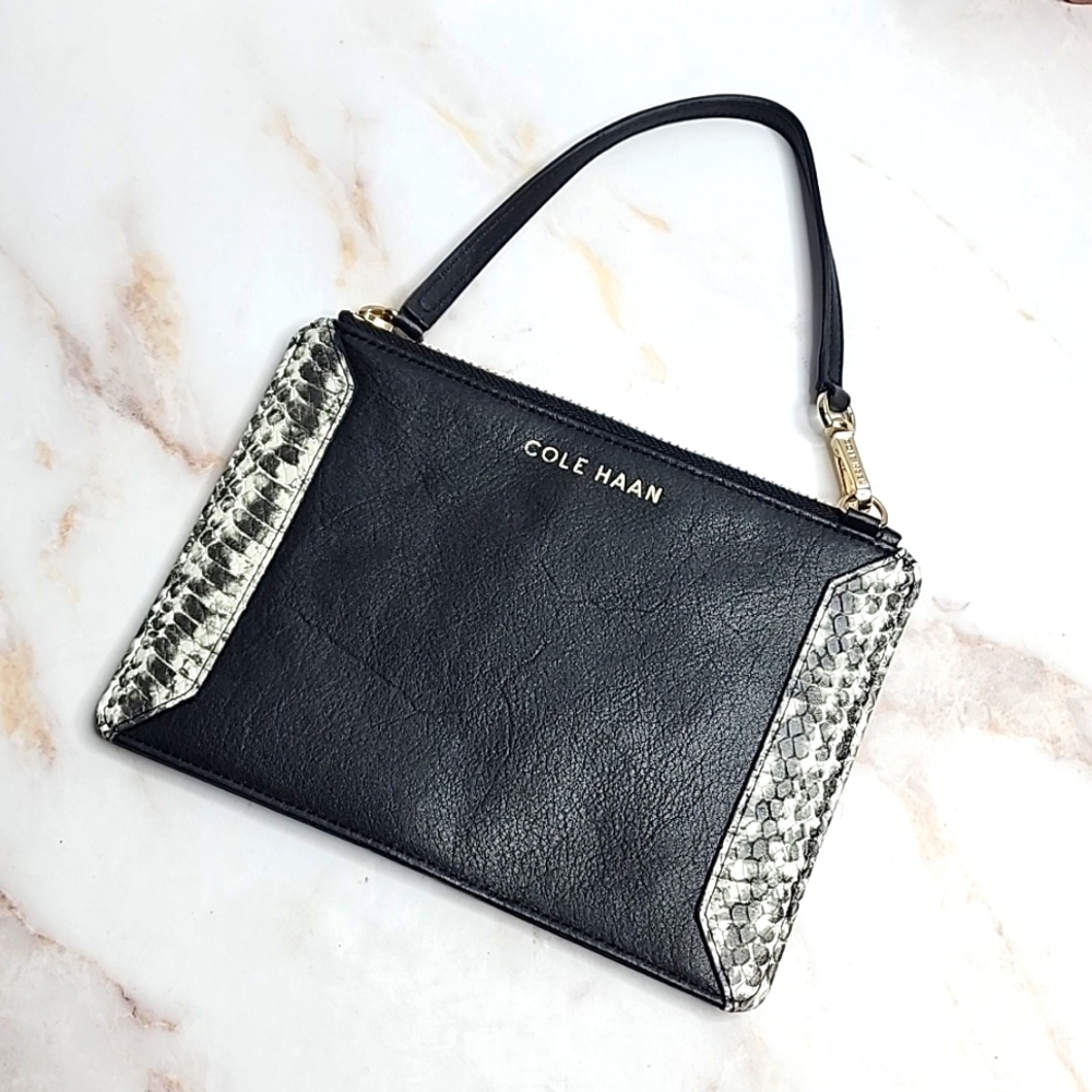 Cole haan leather wristlet black snakeskin print detail new